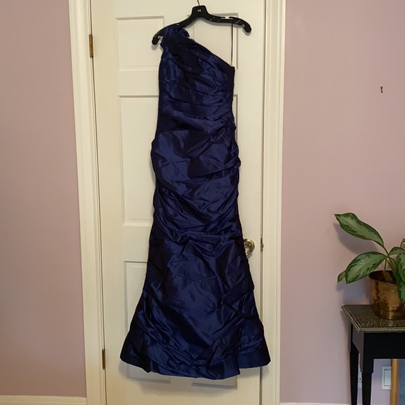 Catherine Regehr Silk Navy One Shoulder Gown - Picture 6 of 10